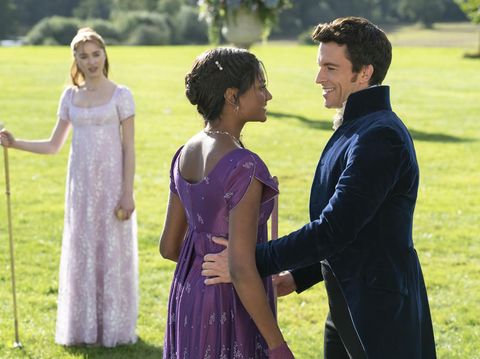 Bridgerton 2 Bridgerton. (L to R) Phoebe Dyvenor as Daphne Basset, Simone Ashley as Kate Sharma, Jonathan Bailey as Anthony Bridgerton in episode 208 of Bridgerton. Cr. Liam Daniel/Netflix © 2022