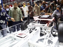 Menko Airlangga Buka Pameran Otomotif IIMS 2022