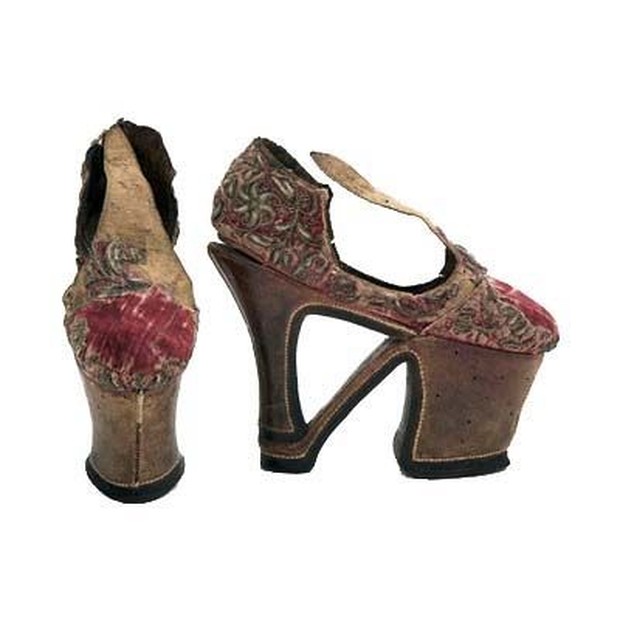 Chopines/Foto: Pinterest/Niki Robinson Chopines/Foto: Pinterest/Niki Robinson