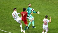 Di Piala Dunia 2018, Portugal jumpa lagi dengan Spanyol di fase grup. Skor akhir 3-3 hadir dalam laga kedua tim yang pada prosesnya sama-sama lolos ke fase gugur tersebut. Foto: Getty Images/Michael Steele