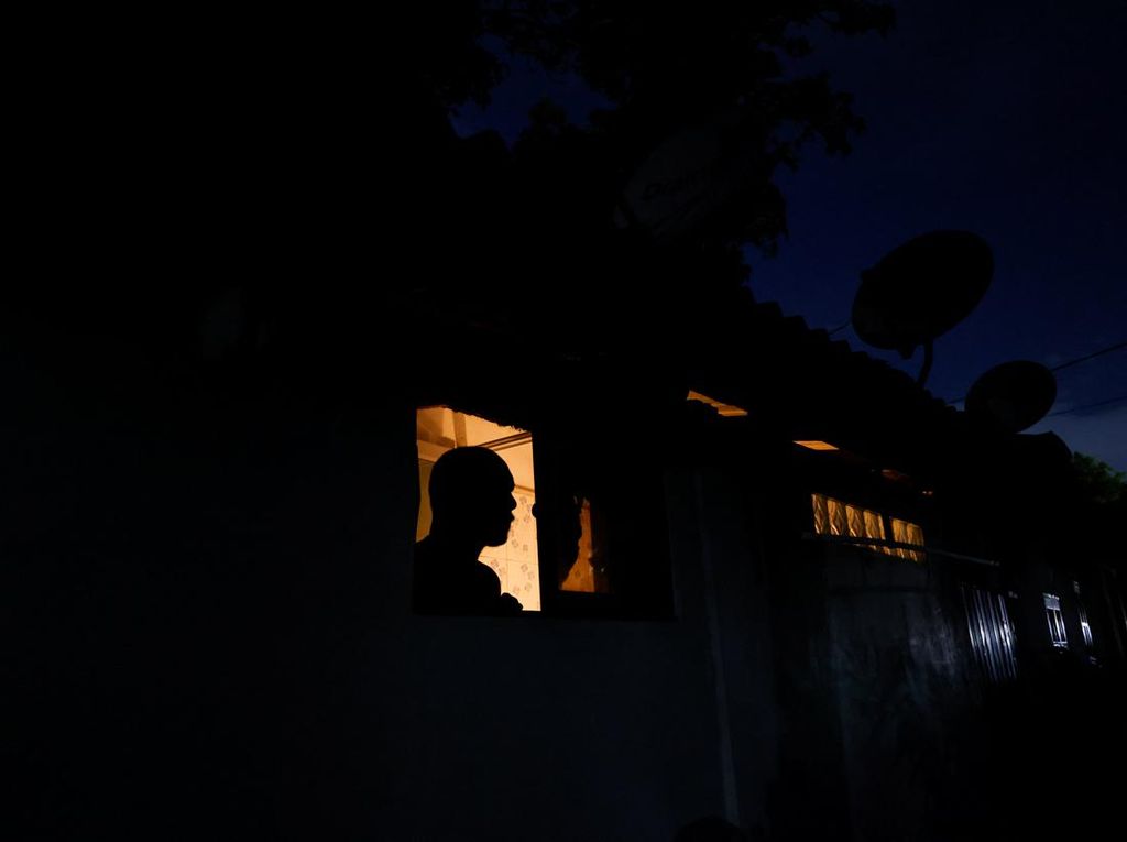 Tak Tersentuh PLN, Warga di Pinrang Swadaya Buat Pembangkit Sendiri