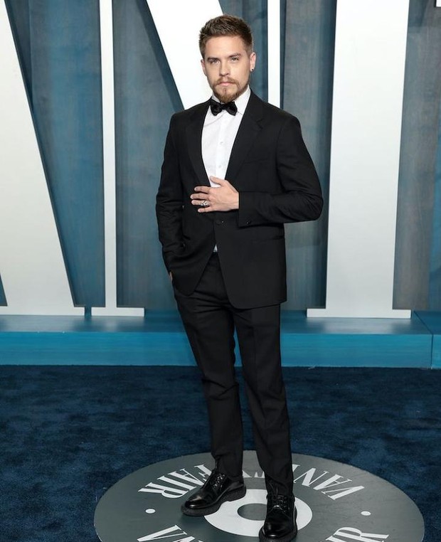 Dylan Sprouse dengan koleksi Missoni