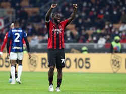 Busquets Bilang Xavi Suka Kessie, yang Pasti Gabung Barcelona