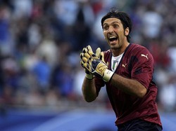 Kesetiaan Buffon Ingin Pensiun di Parma, Tolak Pinangan Klub Arab