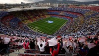 Hal menarik lainnya, ada rekor yang terpecahkan dalam pertandingan bertajuk El Clasico wanita itu. Pertandingan tersebut memecahkan rekor sebagai pertandingan sepakbola wanita dengan penonton terbanyak.