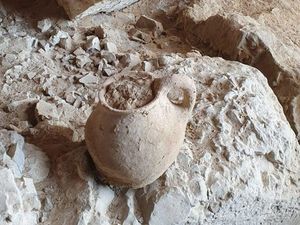 Teka-teki Guci Kuno Harta Karun Peninggalan Raja Sulaiman di Israel Terungkap