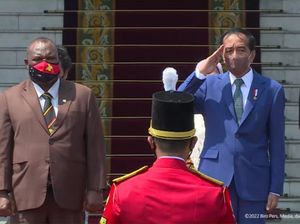 Jokowi Sambut PM Papua Nugini di Istana Bogor, Tanam Bareng Pohon Cendana