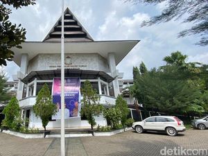 Anggaran Seragam-100 Pin Emas DPRD Makassar Rp 2,4 Miliar, Kopel Nilai Boros Anggaran Seragam-100 Pin Emas DPRD Makassar Rp 2,4 Miliar, Kopel Nilai Boros