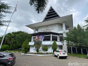 DPRD Makassar Panggil Ahmad Susanto Terkait Dugaan Korupsi Dana Hibah KONI DPRD Makassar Panggil Ahmad Susanto Terkait Dugaan Korupsi Dana Hibah KONI