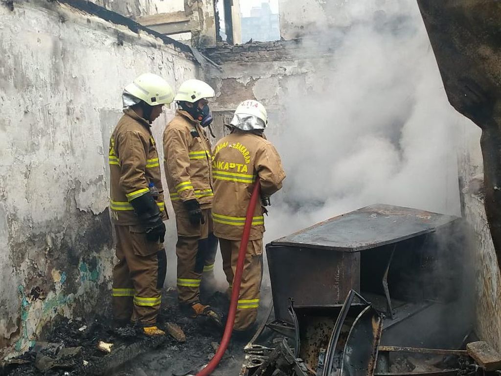 Kebakaran 3 Rumah di Tebet Imbas Korsleting, Kerugian Capai Rp 1,9 M