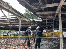 Puslabfor Bawa Sampel Arang-Kabel Listrik dari Lokasi Kebakaran Irti Monas