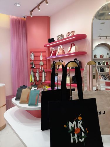 Official store Marhen. J di Senayan City