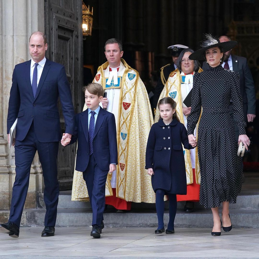 Pangeran William dan Kate Middleton bersama Pangeran George dan Putri Charlotte