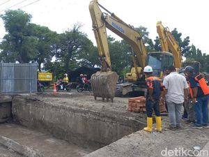 Pembongkaran Jembatan Balun Tuntas, Saat Ini Proses Pemasangan Girder