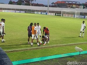 Persipura di Stadion Kompyang Sujana: Gembira Sirna, Berganti Duka Persipura di Stadion Kompyang Sujana: Gembira Sirna, Berganti Duka