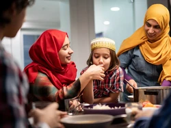 Sebelum Puasa, Perbaiki Pola Makan dengan 5 Kebiasaan Sehat Ini