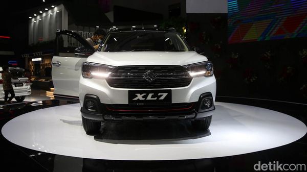 Tampang Sporty Suzuki XL7 Alpha FF