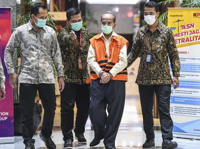 Tengok Lagi Penampakan Annas Maamun yang Kembali Pakai Rompi KPK
