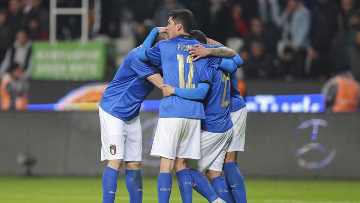 Italy players celebrate after teammate Giacomo Raspadori scored their sides third goal during an international friendly soccer match between Turkey and Italy at the Torku arena in Konya, Turkey, Tuesday, March 29, 2022. (AP Photo)