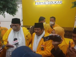 Airlangga Lantik Idris Laena Jadi Ketum Satkar Ulama