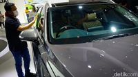 Pahlawan IIMS 2022 yang Selalu Sigap Bikin Mobil Terus Kinclong