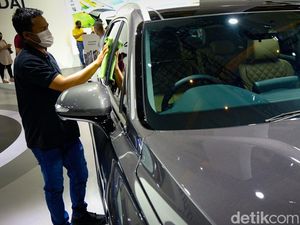 Pahlawan IIMS 2022 yang Selalu Sigap Bikin Mobil Terus Kinclong Pahlawan IIMS 2022 yang Selalu Sigap Bikin Mobil Terus Kinclong