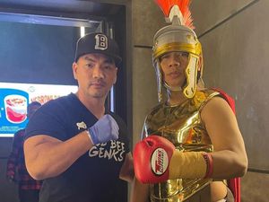 Bob Bee Builder Sayangkan Cedera Lutut Vicky Kambuh Saat Lawan Azka Corbuzier Bob Bee Builder Sayangkan Cedera Lutut Vicky Kambuh Saat Lawan Azka Corbuzier