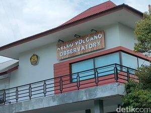 Berpotensi Erupsi Freatik-Gas Beracun, Status Gunung Kelud Masih Level 1 Berpotensi Erupsi Freatik-Gas Beracun, Status Gunung Kelud Masih Level 1