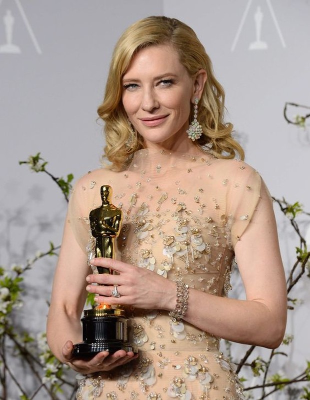 Cate Blanchett berhasil memenangkan penghargaan pemeran wanita terbaik di Oscar 2014 Foto : Pinterest/AnnetteKrueger
