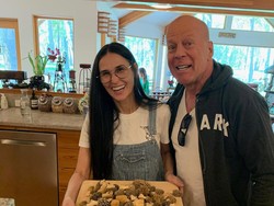 Demi Moore Jadi Nenek, Keluarga Bruce Willis Makin Lengkap