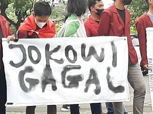 Demo Harga Bahan Pokok Mahal, Mahasiswa Solo: Jokowi Gagal