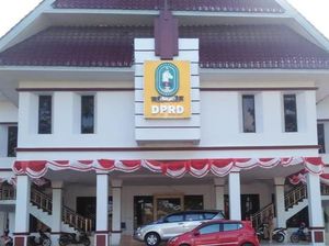 Gerindra Tunjuk Lukman Jabat Ketua DPRD Sinjai Usai Copot Jamaluddin Gerindra Tunjuk Lukman Jabat Ketua DPRD Sinjai Usai Copot Jamaluddin