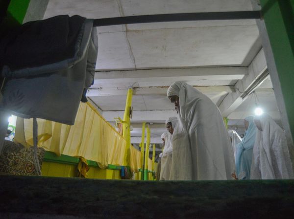 Gelar Tarawih Kamis Malam, Tarekat Naqsabandiyah Mulai Puasa Hari Ini