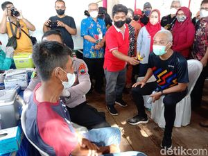 Ganjar: 900 Ribu Kendaraan Pemudik Diprediksi Masuk Jateng Tahun Ini Ganjar: 900 Ribu Kendaraan Pemudik Diprediksi Masuk Jateng Tahun Ini