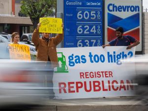 Mahalnya Harga Solar Bisa Kuras Dompet Warga AS Sampai Kering