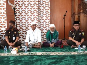 Kajati Banten Bertemu Ulama Abuya Muhtadi Dimyati, Ini yang Dibahas Kajati Banten Bertemu Ulama Abuya Muhtadi Dimyati, Ini yang Dibahas