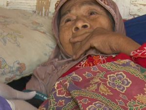 Semangat Kak Ros Hidupi 2 Anak dan Ibu yang Sakit Keras, Mari Bantu!