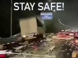 Kecelakaan Truk di Tol Cipularang, Muatan Paralon Sempat Berhamburan