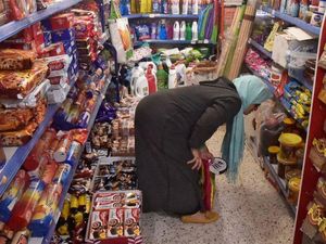 Krisis Minyak Goreng Landa Aljazair: Serasa Beli Narkoba! Krisis Minyak Goreng Landa Aljazair: Serasa Beli Narkoba!