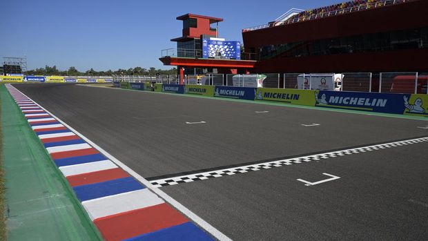 View of the finish line at the track of the Argentina Grand Prix at Termas de Rio Hondo circuit, in Santiago del Estero, Argentina, on March 31, 2022. (Photo by JUAN MABROMATA / AFP)