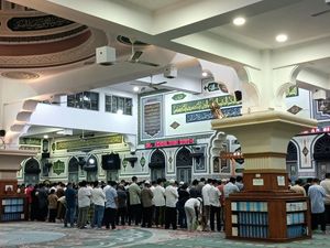 Bacaan Bilal Tarawih 20 Rakaat dan 3 Witir Lengkap untuk Persiapan Ramadan Bacaan Bilal Tarawih 20 Rakaat dan 3 Witir Lengkap untuk Persiapan Ramadan
