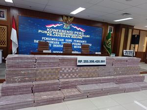 Penampakan Gunungan Uang Rp 253 Miliar Kasus Korupsi IM2 Indar Atmanto