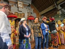 Pimpinan BKSAP Kenalkan Dubes Rumania Budaya Bali, Harap Wisatawan Meningkat