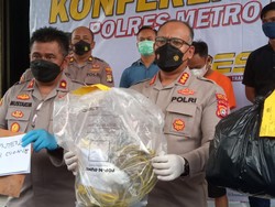 Mayat Dibungkus Terpal di Bekasi Ternyata Korban Pembunuhan, Pelaku Dibekuk!
