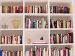 Jangan Salah, Begini Cara Membersihkan Rak Buku Biar Awet