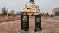 Batu Nisan Bergambar Presiden Putin Muncul di Kota Ini