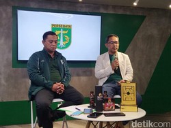 Usai Jadi Pelatih Terbaik, Aji Santoso Teken Kontrak 2 Musim di Persebaya