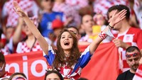 FIFA lewat Head of Sustainability & Diversity, Federico Addiechi menjelaskan kalau praktik cameraman menyorot suporter cantik akan coba dikurangi kala perhelatan ajang Piala Dunia (Getty Images)