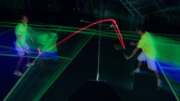 Tantangan Badminton Glow In the Dark, Main Bulutangkis dalam Gelap!