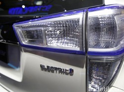Mobil Listrik Toyota Meluncur Tahun Ini, Innova Listrik atau bZ4X?
